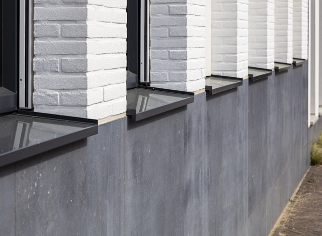 Vakblad Bouwkroniek zoomt in op Roval’s aluminium raamdorpels en dagkanten