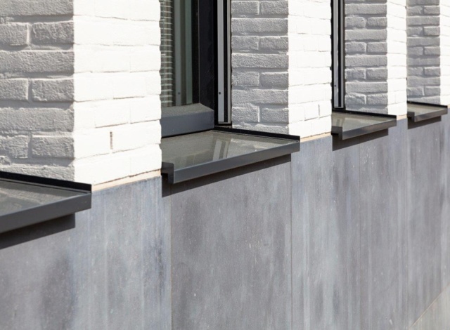 Die Fachzeitschrift Bouwkroniek wirft einen genaueren Blick auf Roval’s Aluminium-Fensterbänke und Laibungen
